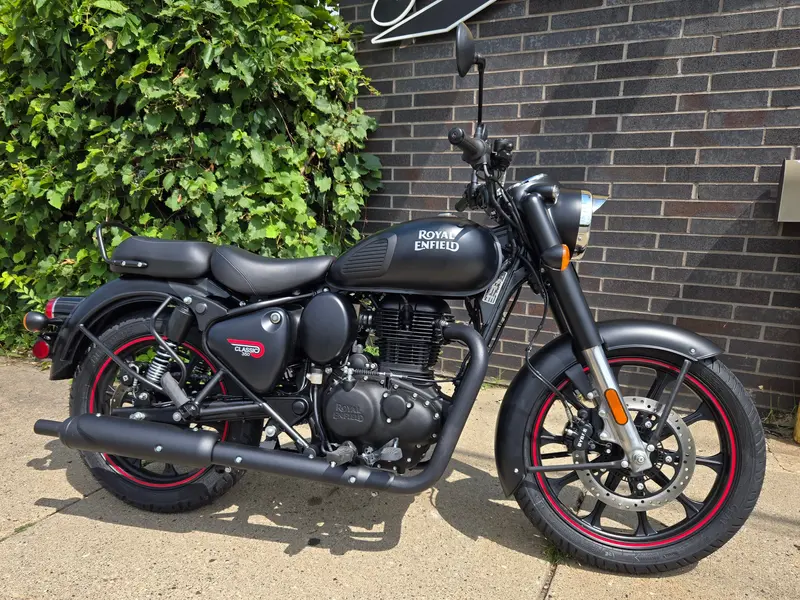 2024 Royal Enfield Classic 350 | Dark Stealth Black | $4,699 1