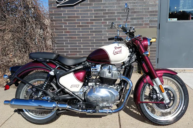 2026 Royal Enfield Classic 650 | Vallam Red | $7,499 1