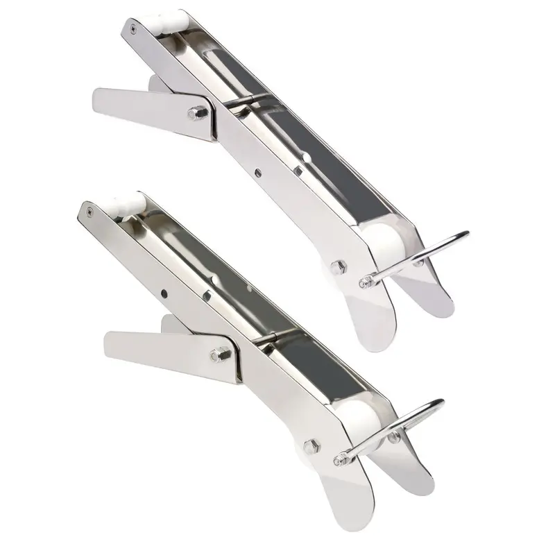 Maxwell Extendable Hinged Bow Roller 1